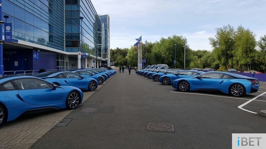 No-need-to-envy-others.-iBET-gives-you-BMW-i8-02